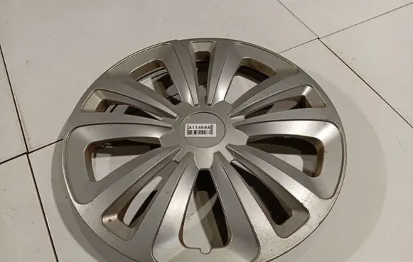Peugeot 307 R16 wheel hub/cap/trim