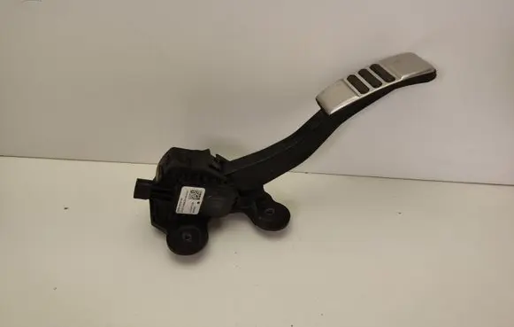 Ford Mustang V Accelerator throttle pedal CR339F836AA