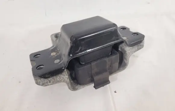Volkswagen Golf V Engine mount bracket 1K0199555