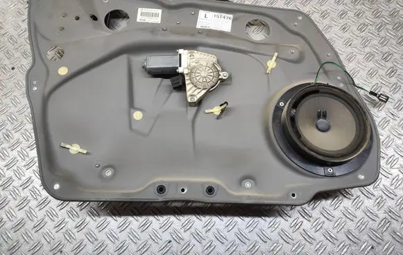 Mercedes-Benz B W245 Front door window regulator with motor A1697202979 994424106