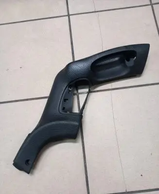 Opel Omega B2 Front door interior handle trim 090563362