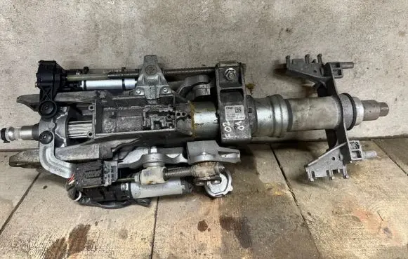 BMW 7 F01 F02 F03 F04 Steering wheel axle P10768701 1056004H