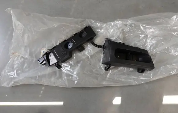Opel Mokka X Rear bumper mounting bracket 95256260 42541314