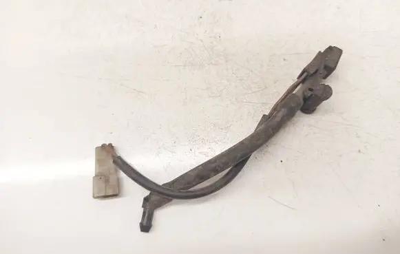 Volkswagen PASSAT B5 Windshield washer spray nozzle 3B0955985 3B0955985C