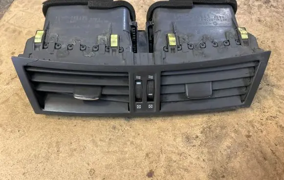 Lexus GS 300 350 430 450H Dash center air vent grill 5566030410