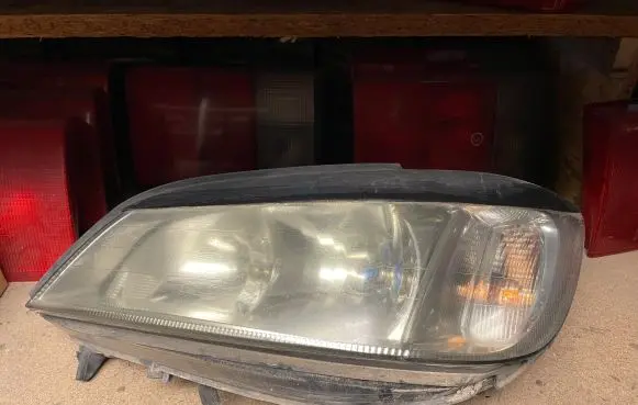 Opel Zafira A Headlight/headlamp 89100156