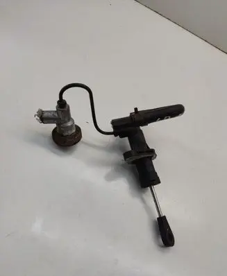 KIA Sportage Clutch master cylinder 9630