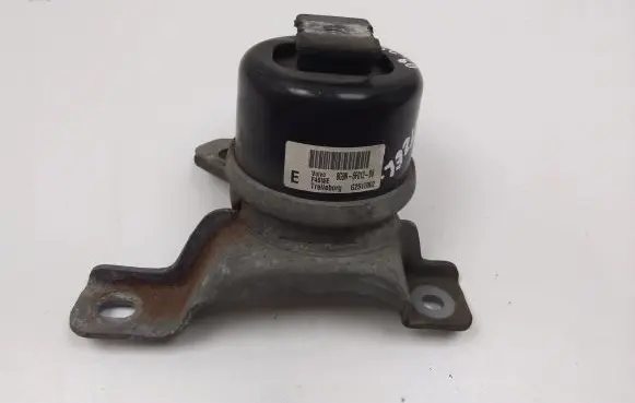 Volvo XC60 Engine mount bracket 8G9N6F012BB