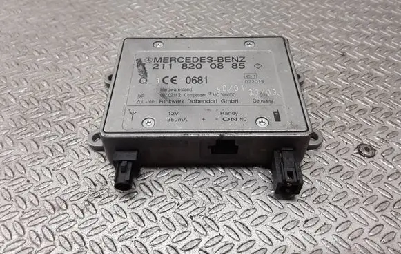 Mercedes-Benz ML W163 Aerial antenna amplifier 2118200885 09702112