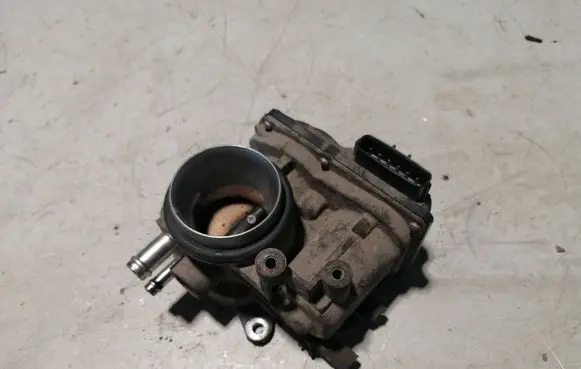 Toyota Yaris Throttle valve 2203023010