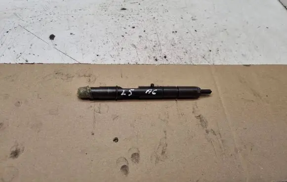 Audi A6 S6 C5 4B Fuel injector 059130201E