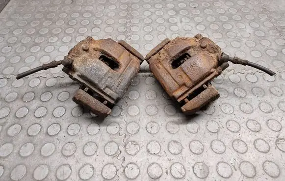 BMW 3 E46 Front brake caliper 6765880 6765881 6765882