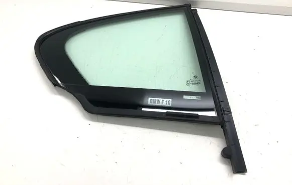 BMW 5 F10 F11 Rear vent window glass 43R001582