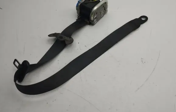 Toyota Yaris Front seatbelt 732200D310