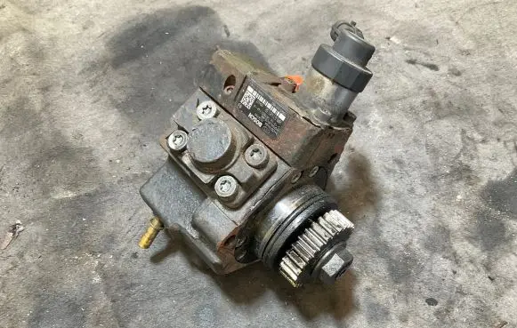 Renault Trafic III (X82) Fuel injection high pressure pump 167005114R 3336706 HMLGT4813R