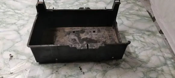Ford Mondeo Mk III Battery box tray 