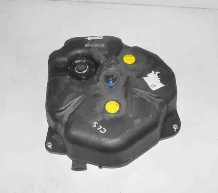 Mercedes-Benz CLS C219 AdBlue liquid reservoir 