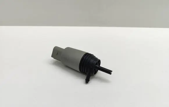 BMW 5 E60 E61 Windscreen/windshield washer pump 6934159 67126934159 23557610