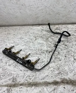 Toyota Prius (XW30) Fuel distributor 