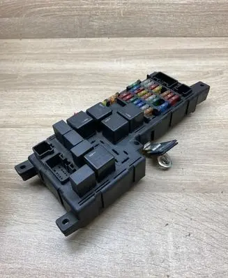 Volvo S60 Fuse module 8637841 518321324