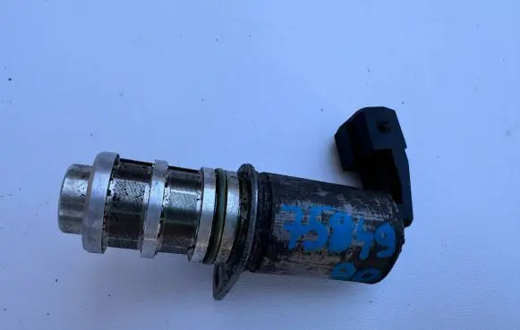 BMW 1 E81 E87 Camshaft vanos timing valve 7584990