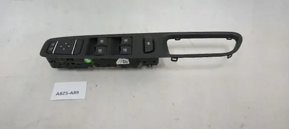 Renault Clio IV Door (2 Door Coupe) 255700068R