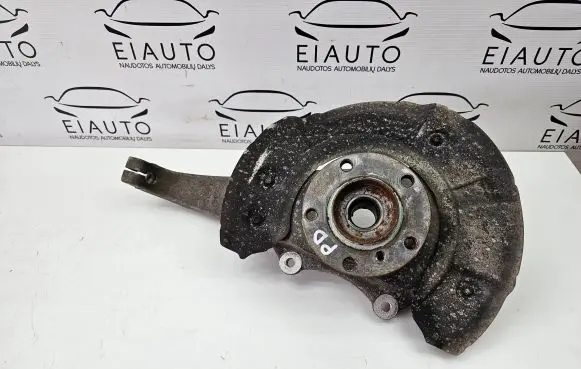 BMW 5 F10 F11 Front wheel hub