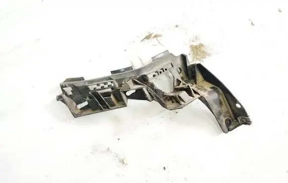 Volkswagen Golf Plus Front bumper mounting bracket