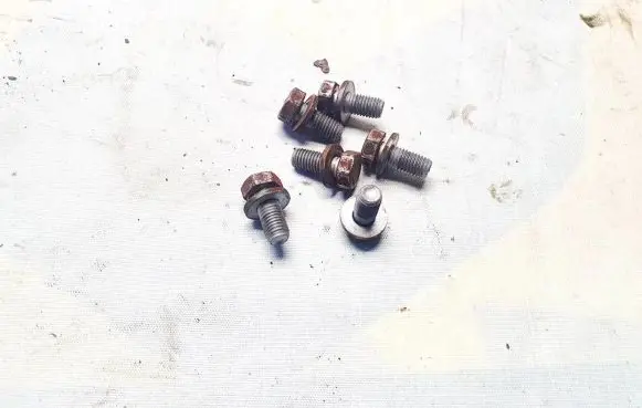 Nissan NV200 Nuts/bolts 