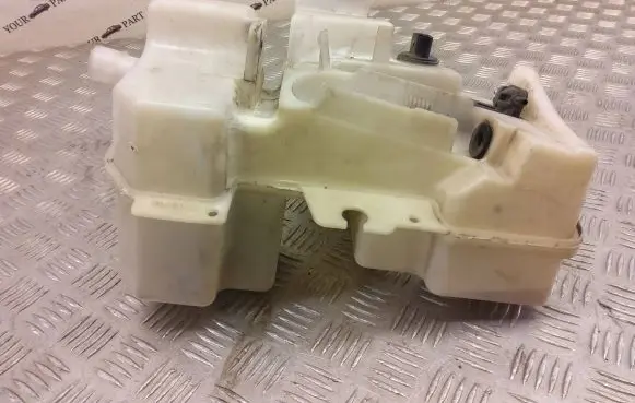 Audi Q3 8U Windscreen/windshield washer pump 1K6955651 SG712V 303042555