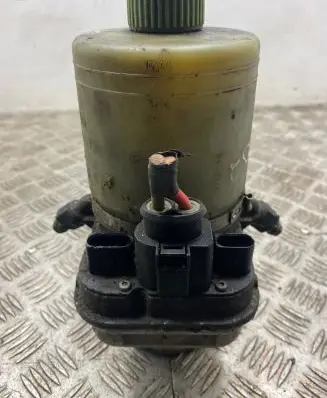 Volkswagen Polo Power steering pump