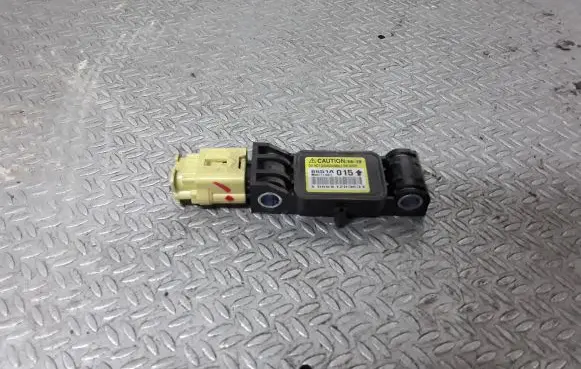 Mitsubishi Grandis Airbag deployment crash/impact sensor 8651A015