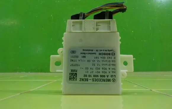 Mercedes-Benz Sprinter W906 Central body control module A9069001002