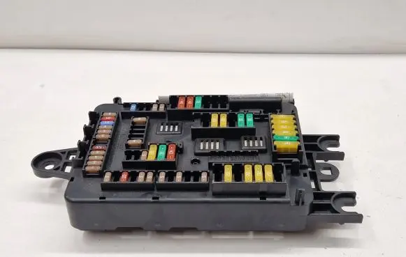 BMW 1 F20 F21 Fuse module 9389070