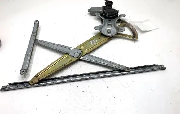 Toyota Corolla Verso E121 Front door window regulator with motor 8572013030