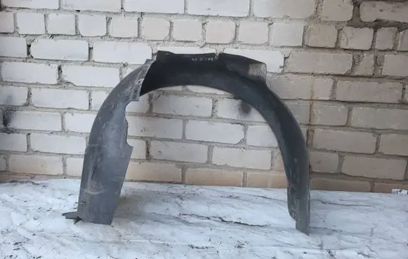 Audi A4 S4 B5 8D Front wheel arch liner splash guards 8D0821172B