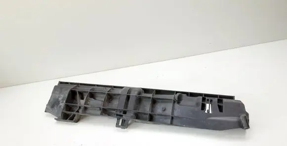 BMW 1 E81 E87 Radiator mount bracket 7524912 17107524912
