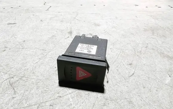 Volkswagen PASSAT B5 Hazard light switch 3B0953235B