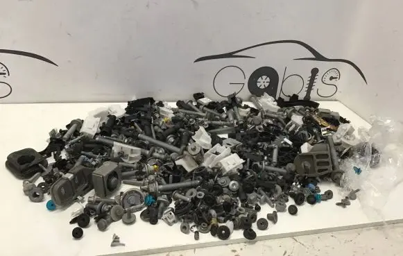 Mercedes-Benz E W214 Nuts/bolts 