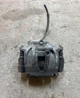 Mercedes-Benz E W211 Front brake caliper Z06028295
