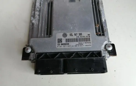 Volkswagen PASSAT B6 Engine control unit/module 03L907309 0281015029