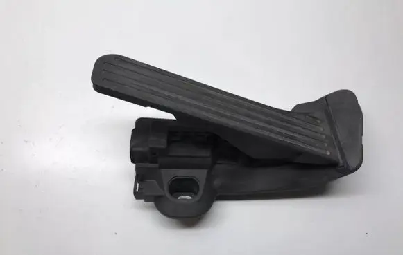 Volkswagen PASSAT B6 Accelerator throttle pedal 1K0721503M