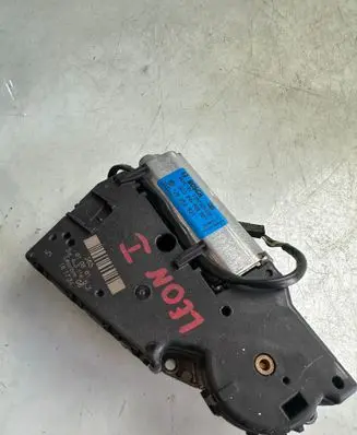 Seat Leon (1M) Sunroof motor/actuator 1J6959591 0390200006 849696561