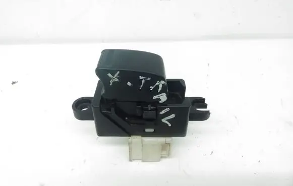Nissan X-Trail T30 Electric window control switch