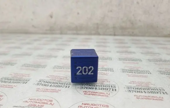 Audi A6 S6 C6 4F Glow plug pre-heat relay 8A0951253