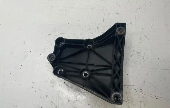 BMW 5 E60 E61 A/C compressor mount bracket 7792202