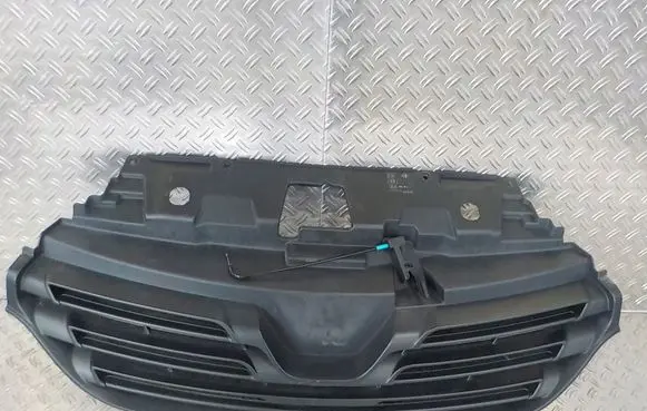 Renault Trafic III (X82) Front bumper upper radiator grill