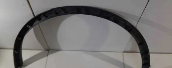 Tesla Model Y Front arch trim 165869400a
