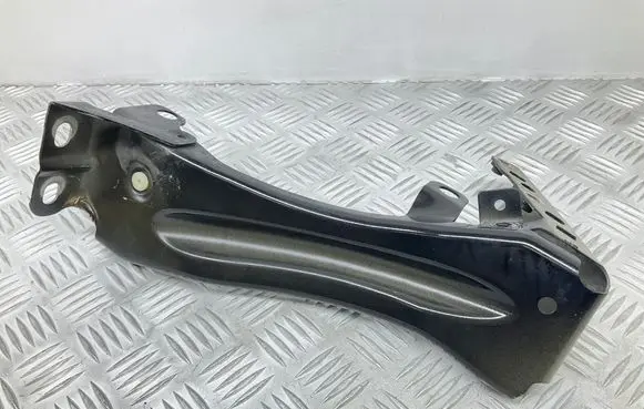 Audi TT TTS Mk2 Fender mounting bracket 8J0821135F