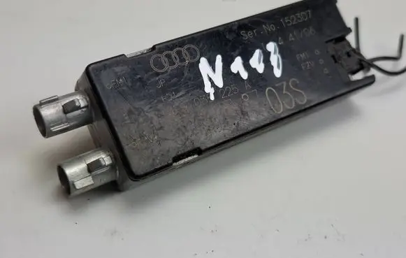Audi A6 S6 C6 4F Aerial antenna amplifier 4F9035225A 152307